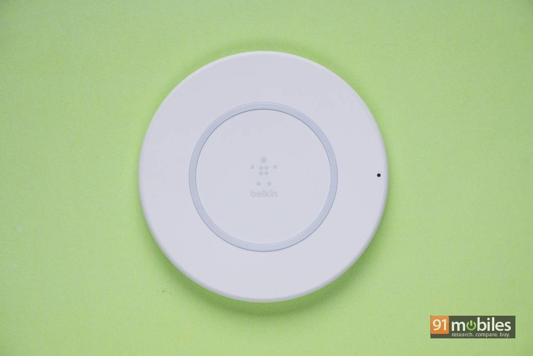Belkin Boost Up Wireless Charging Pad Review 05