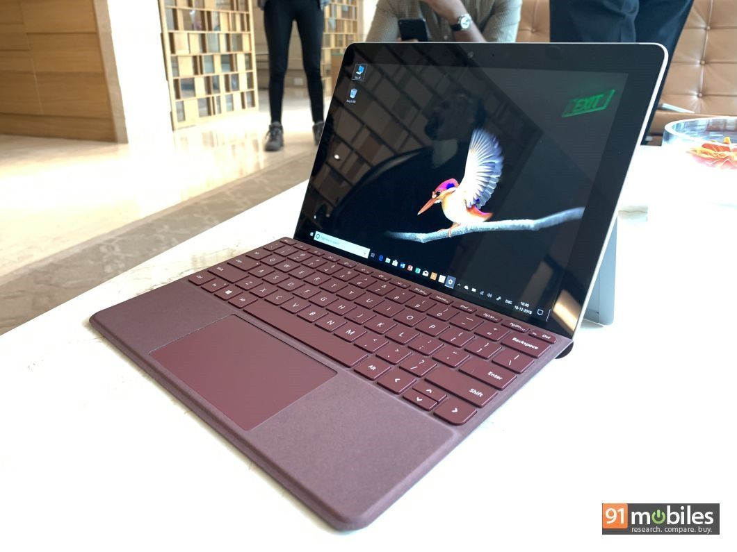 Microsoft-Surface-Go-first-impressions-91mobiles-01_thumb.jpg