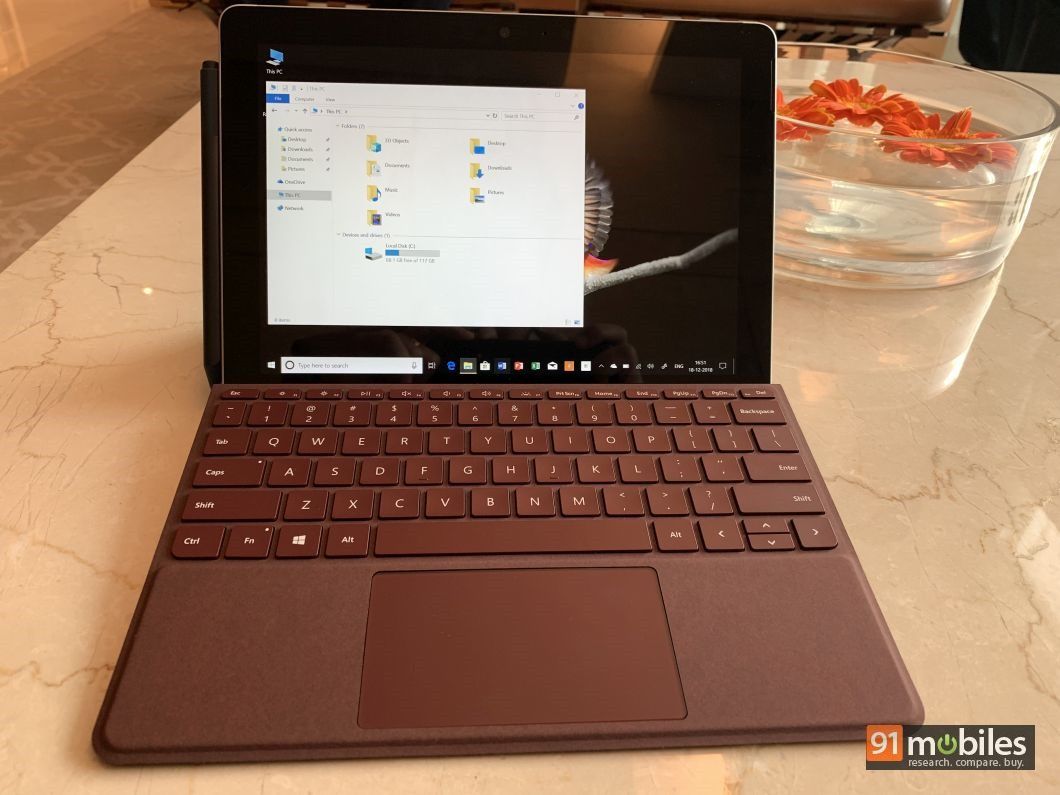 Microsoft-Surface-Go-first-impressions-91mobiles-22_thumb.jpg