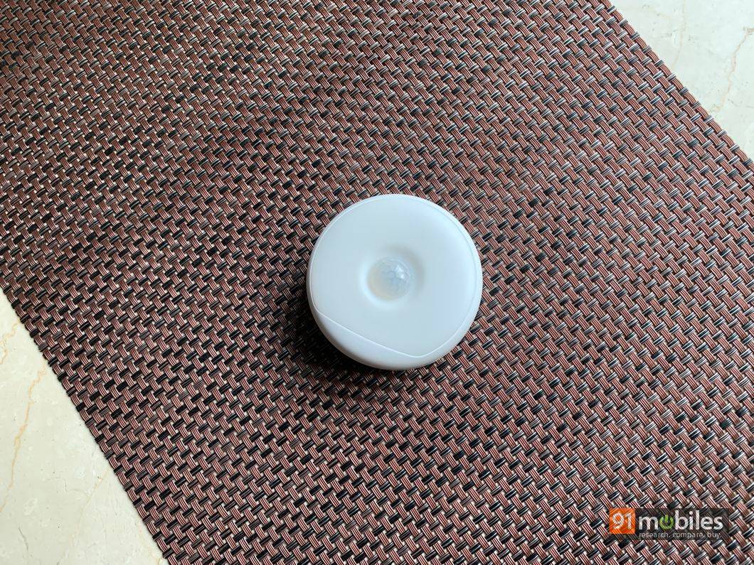 Yeelight-rechargeable-nightlight-01