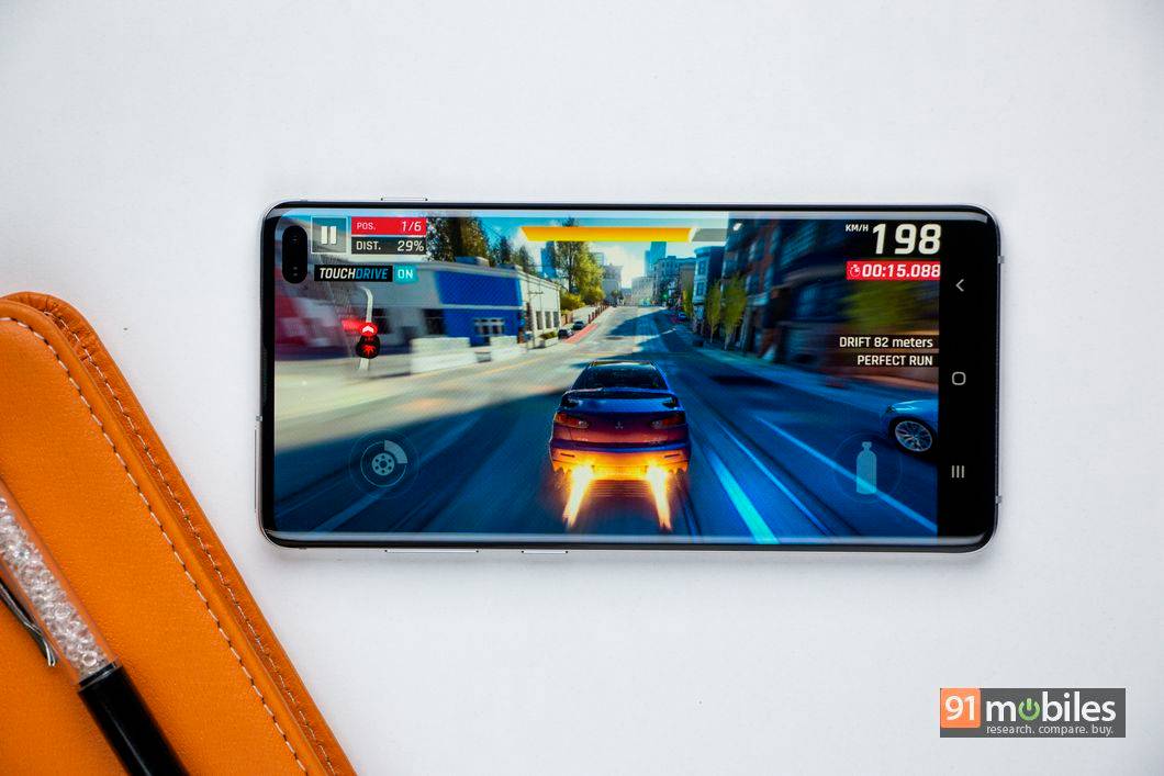 Samsung-Galaxy-S10-Plus-08