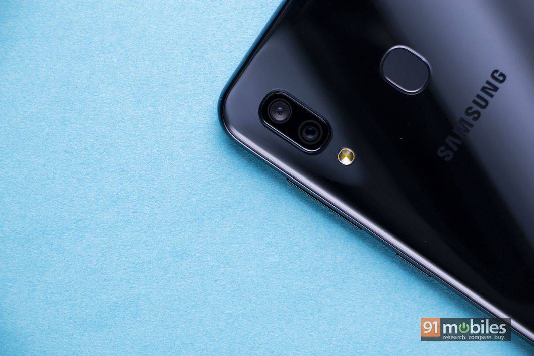 samsung_galaxy_a303