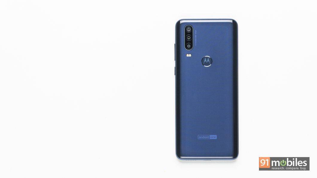 Motorola One Action 03