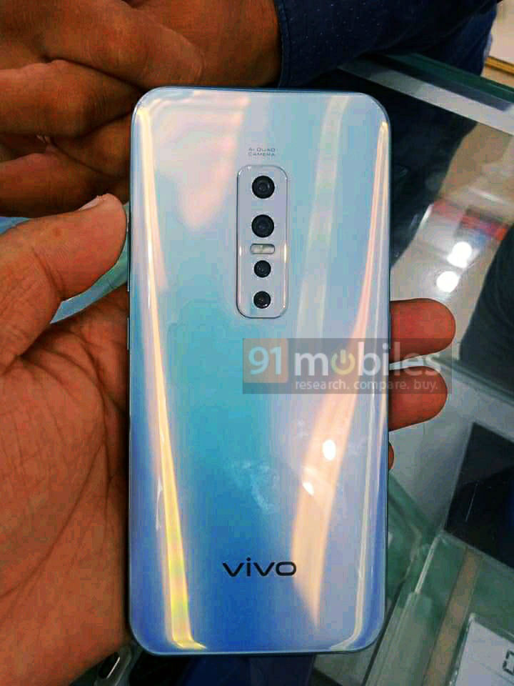 零界全面屏、4800萬像素四攝：Vivo V17 Pro 模型真機曝光！ 2