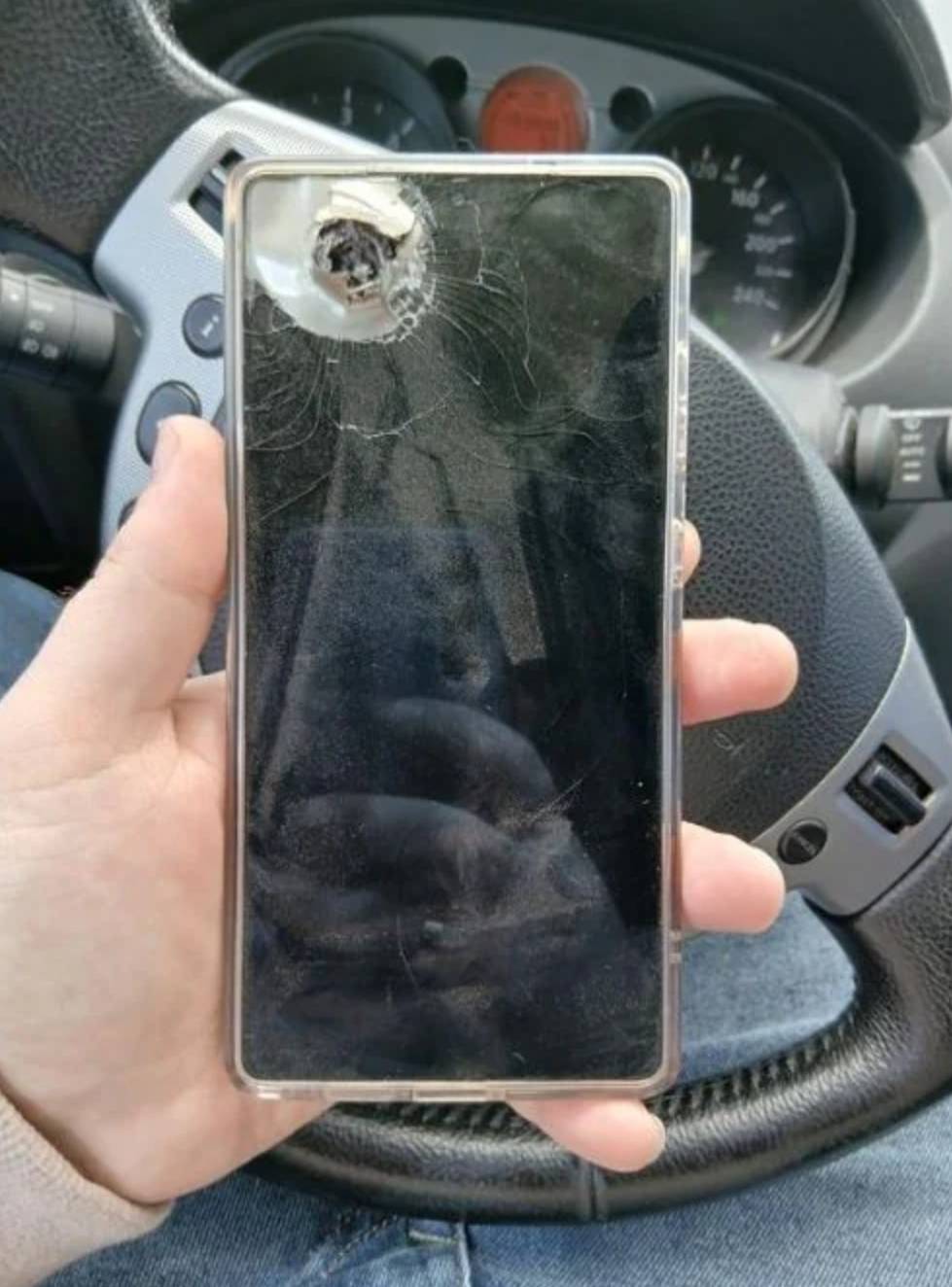 Broken-Samsung-Galaxy-S25-Ultra