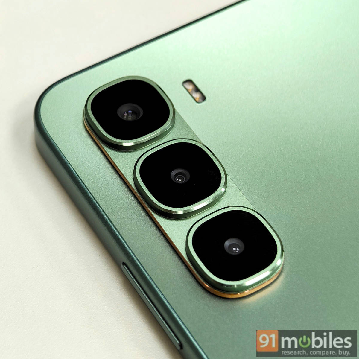 Infinix Hot 60 camera design