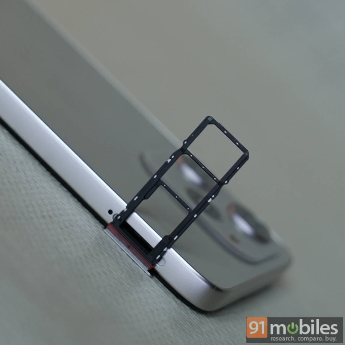 Lava Bold N1 5G design (3)