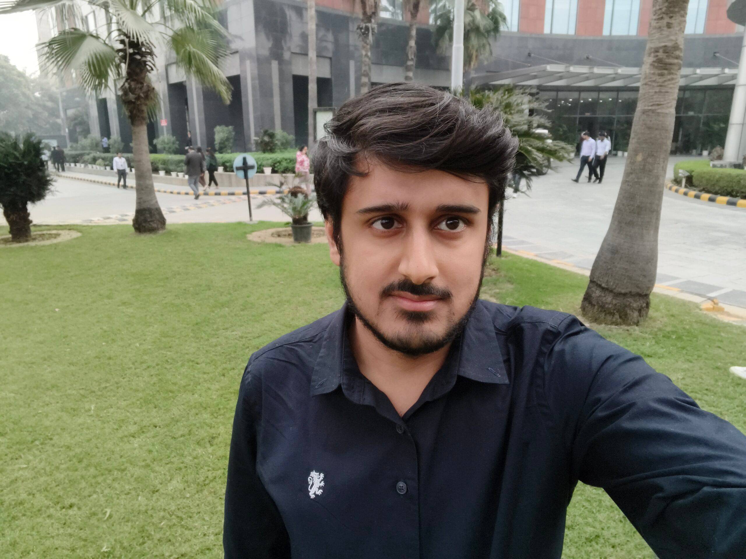 Realme P4 selfie
