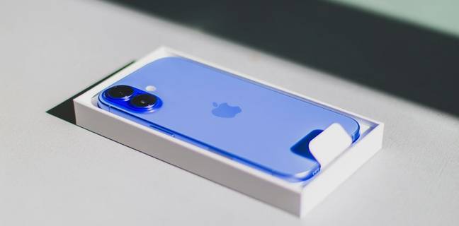 India’s smartphone market hits five-year high in Q3 2025 as premium demand surges: IDC report