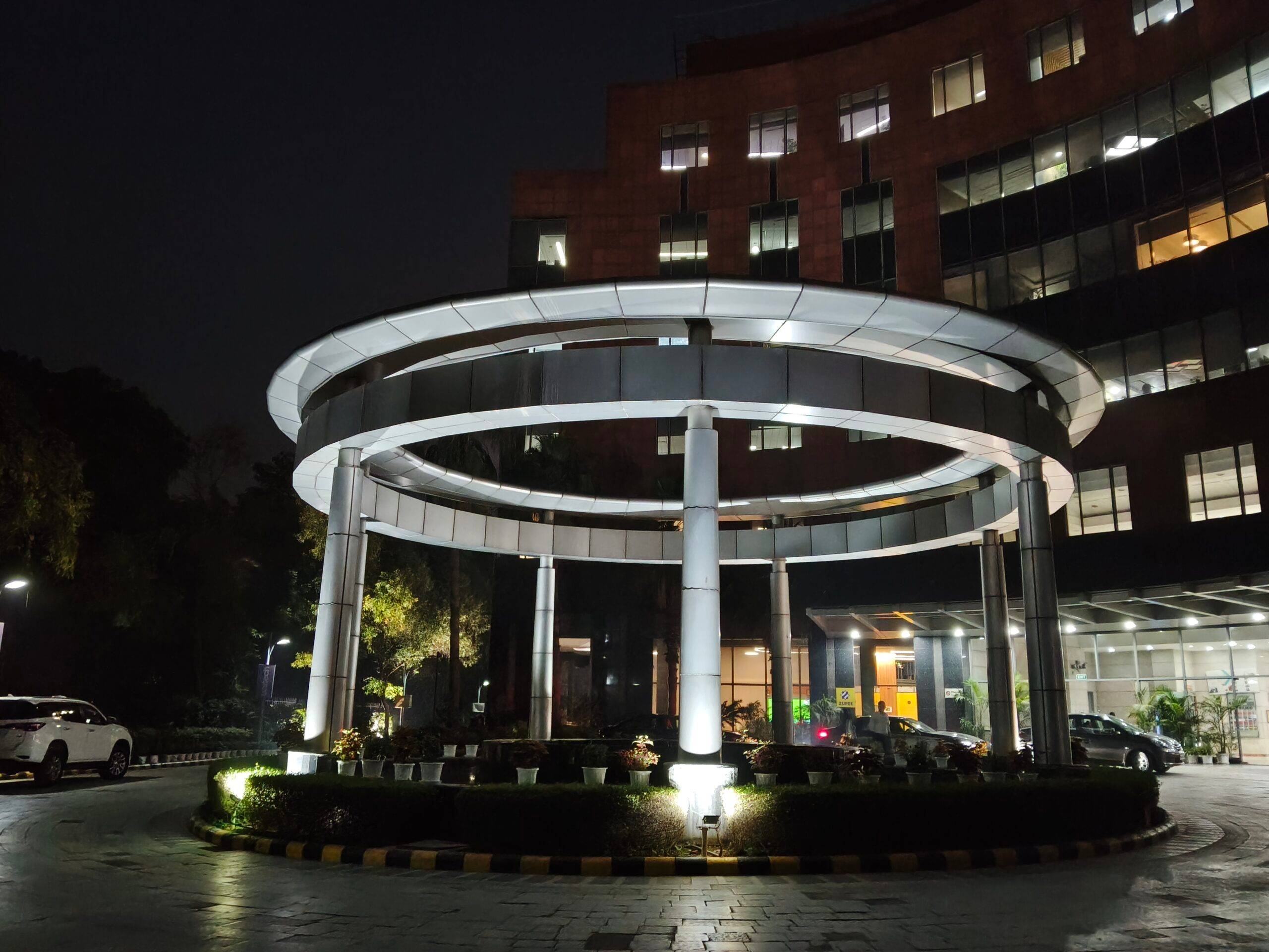 Realme-P4x-low-light