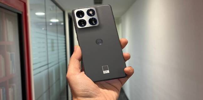 Motorola Edge 70 launches in India with an ultra-slim design, 50MP cameras, and a 5,000mAh battery Thumbnail