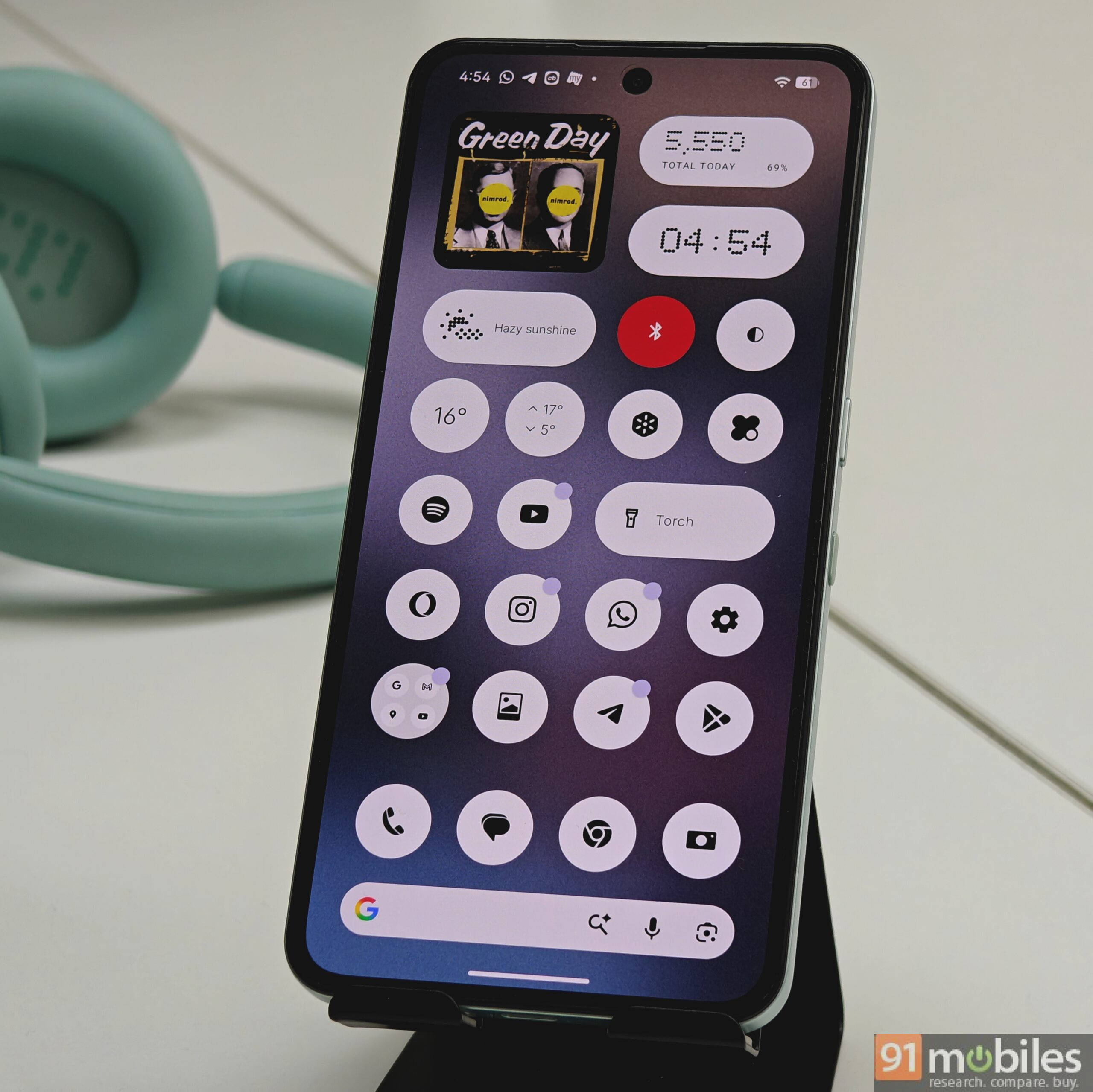 CMF-Phone-2-Pro-display