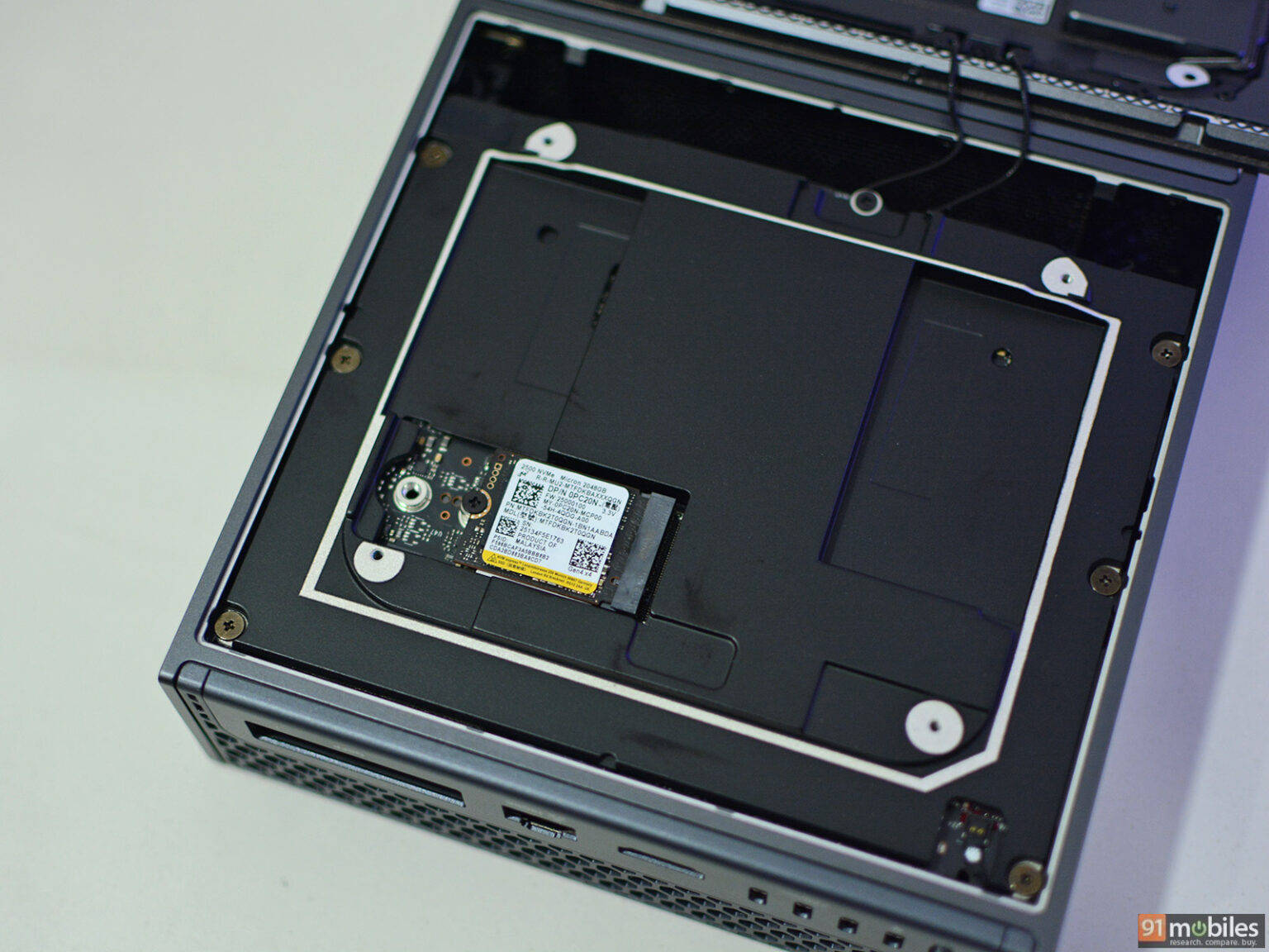 Computer Pro Max Golden The Dell Pro Max with GB10 blurs the line between AI workstation and ...