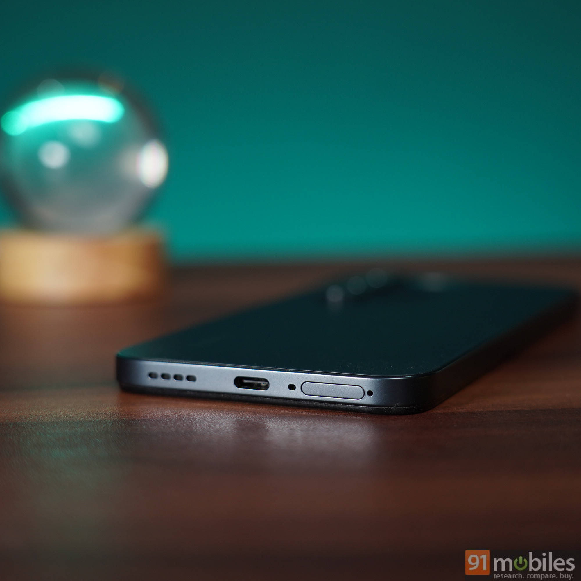 Realme C83 charging