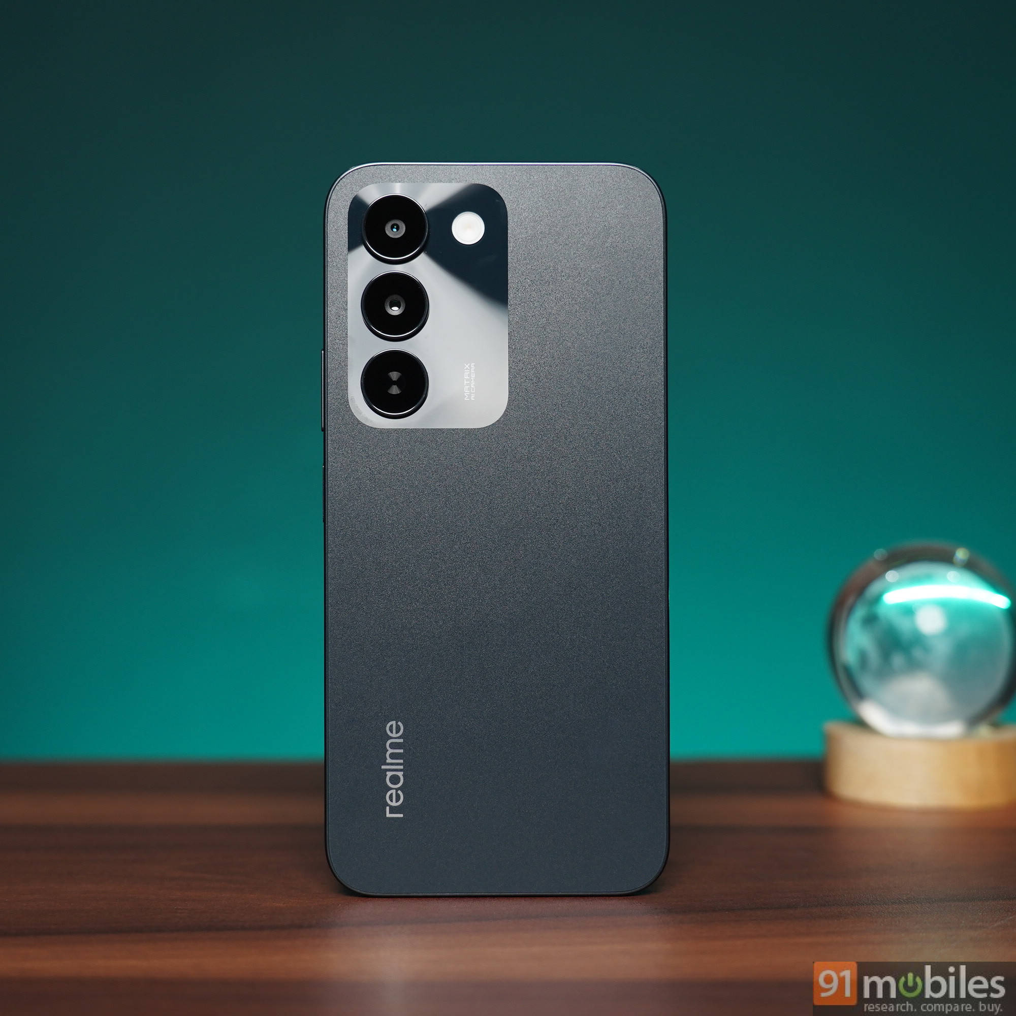 Realme C83 design