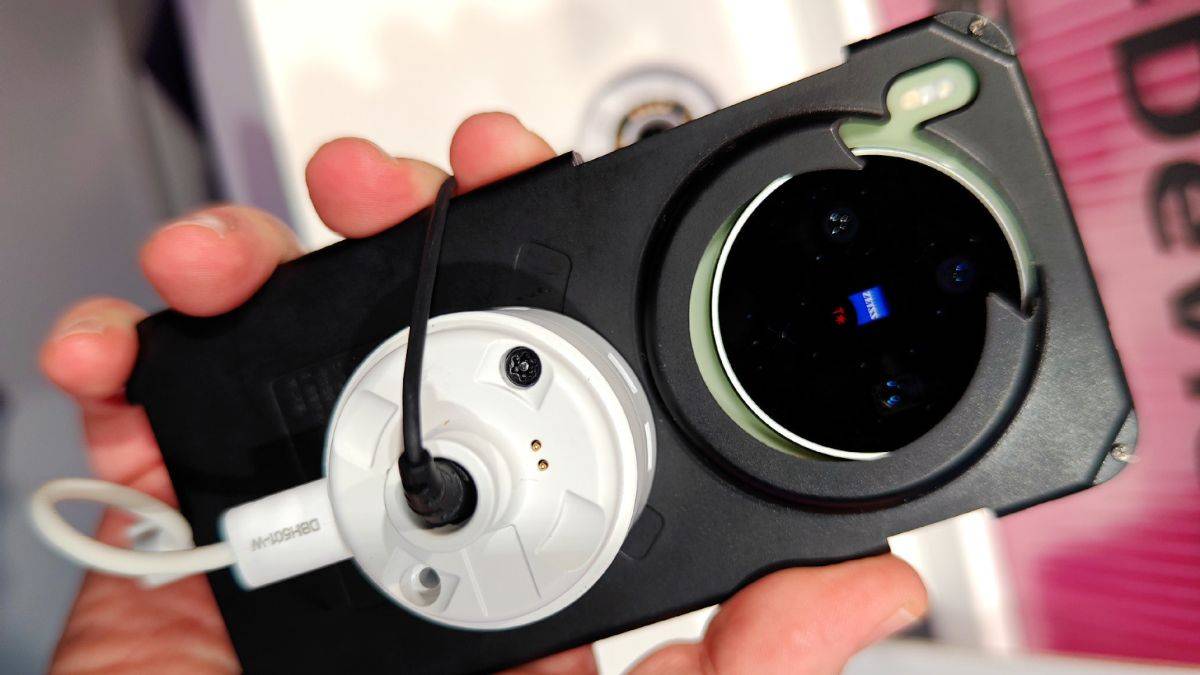 Vivo X300 Max spotted at MWC 2026 as brand teases AI-powered imaging advancements