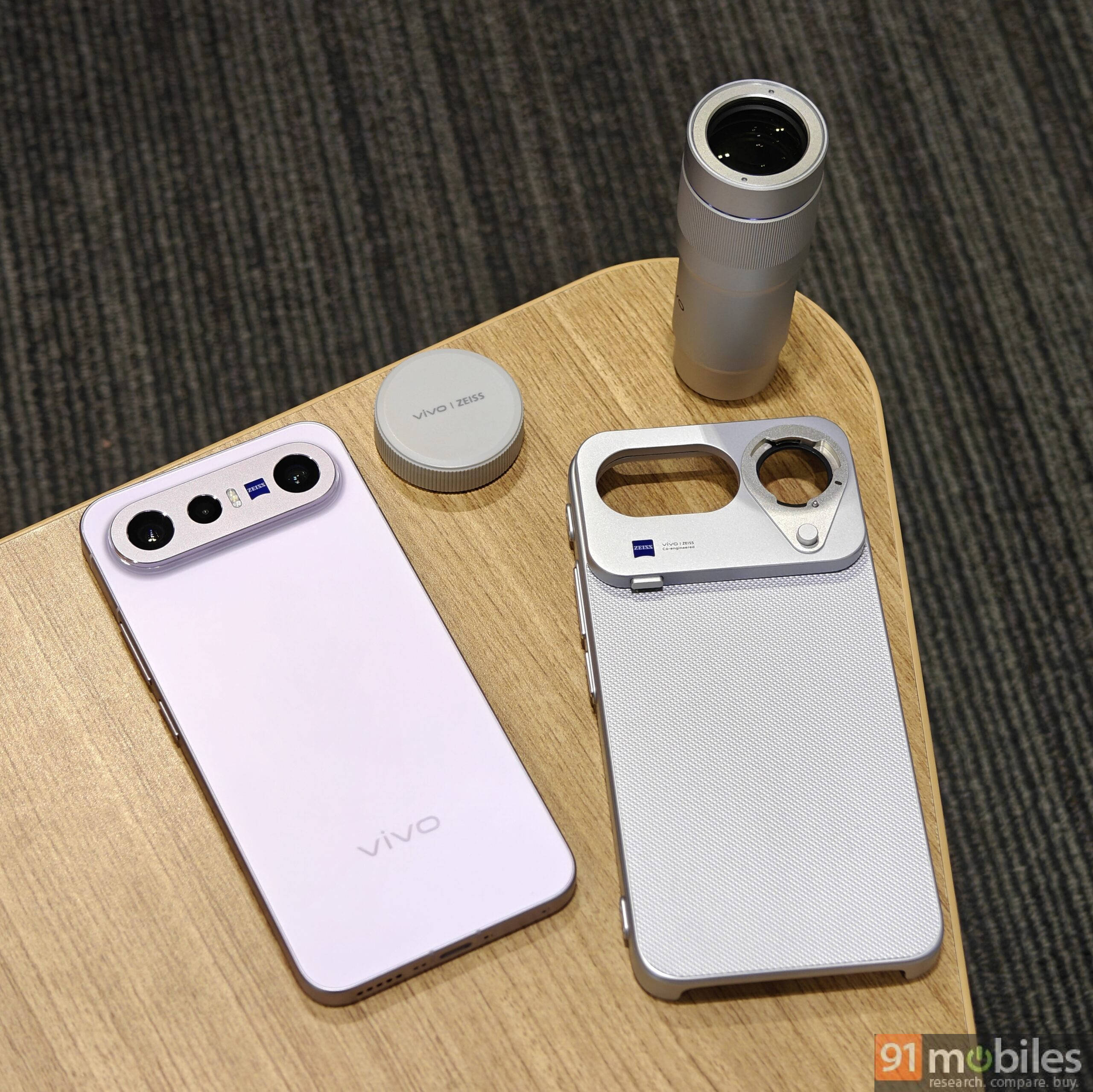 Vivo-X300-FE-and-telephoto-extender