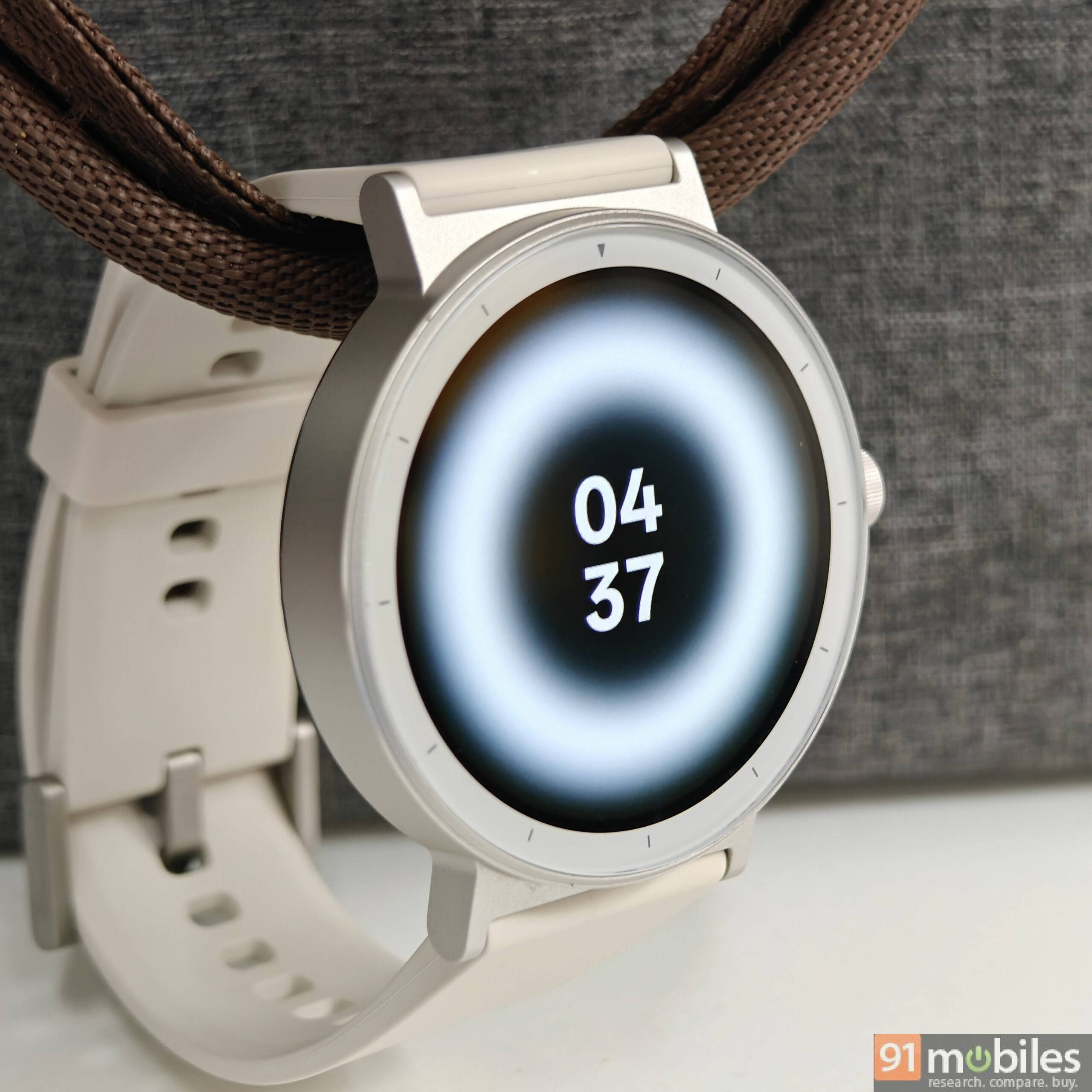 Realme Watch S5 design and display