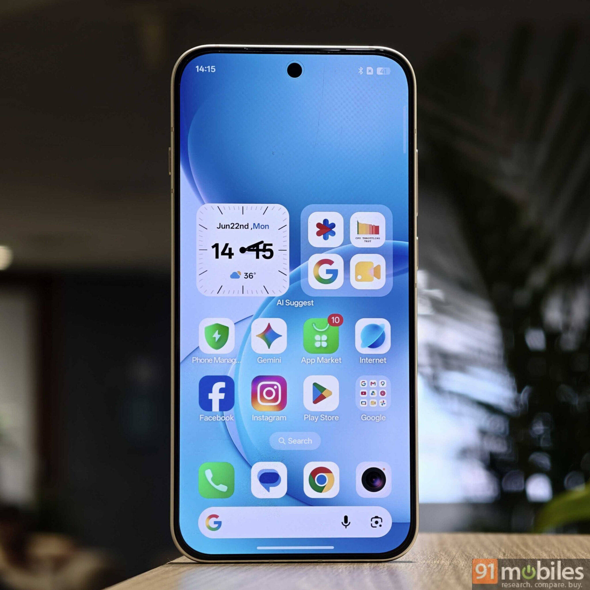 Poster Reno 16 OPPO Reno 16 first impressions: familiar feel, refreshed design