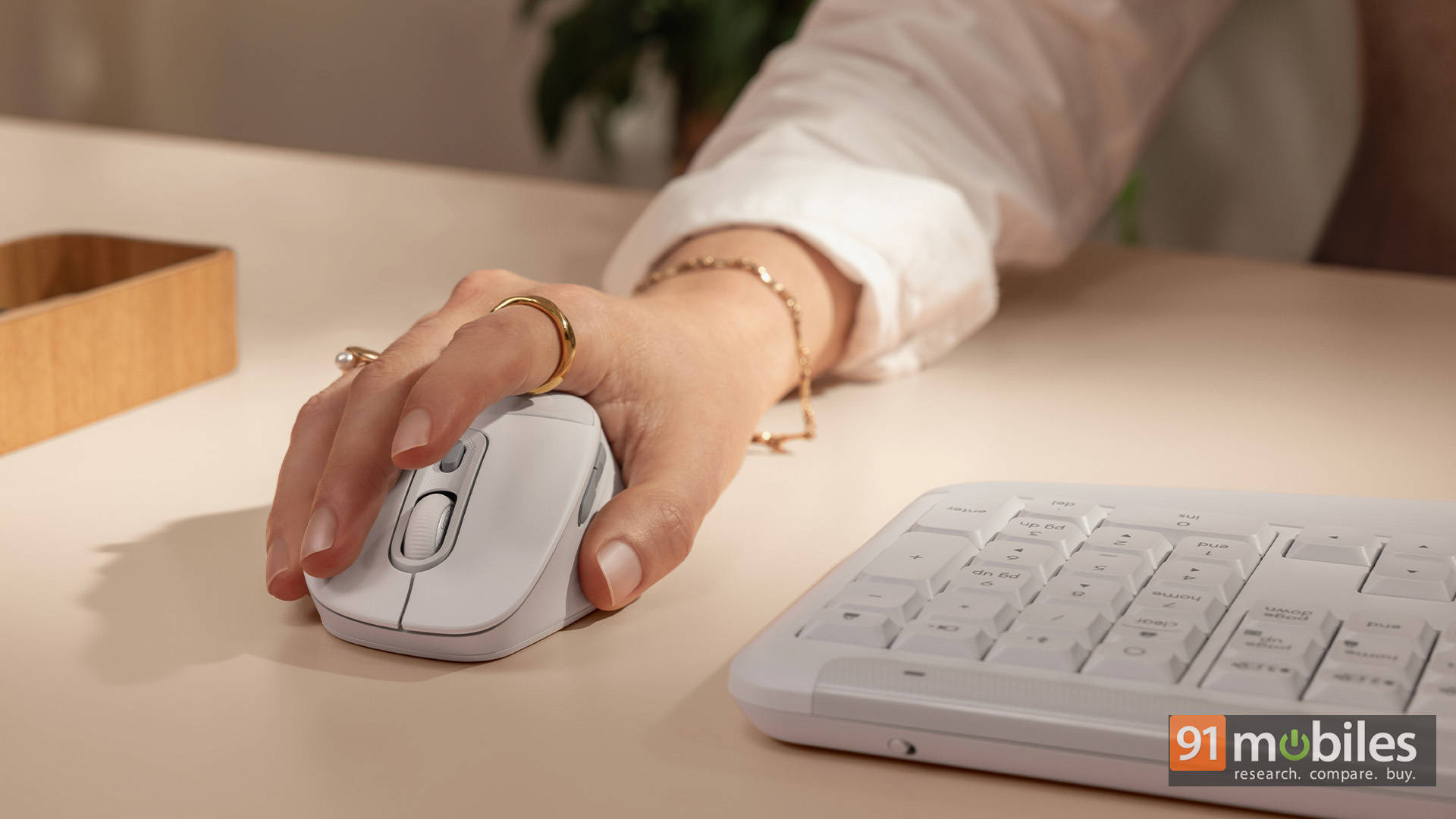Logitech Signature Comfort Plus M850 L launched in India: A premium wireless mouse with a built-in pillow