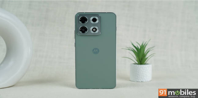 4 reasons to buy Motorola Edge 70 Max and 2 reasons to skip Motorola Edge 70 Max FI