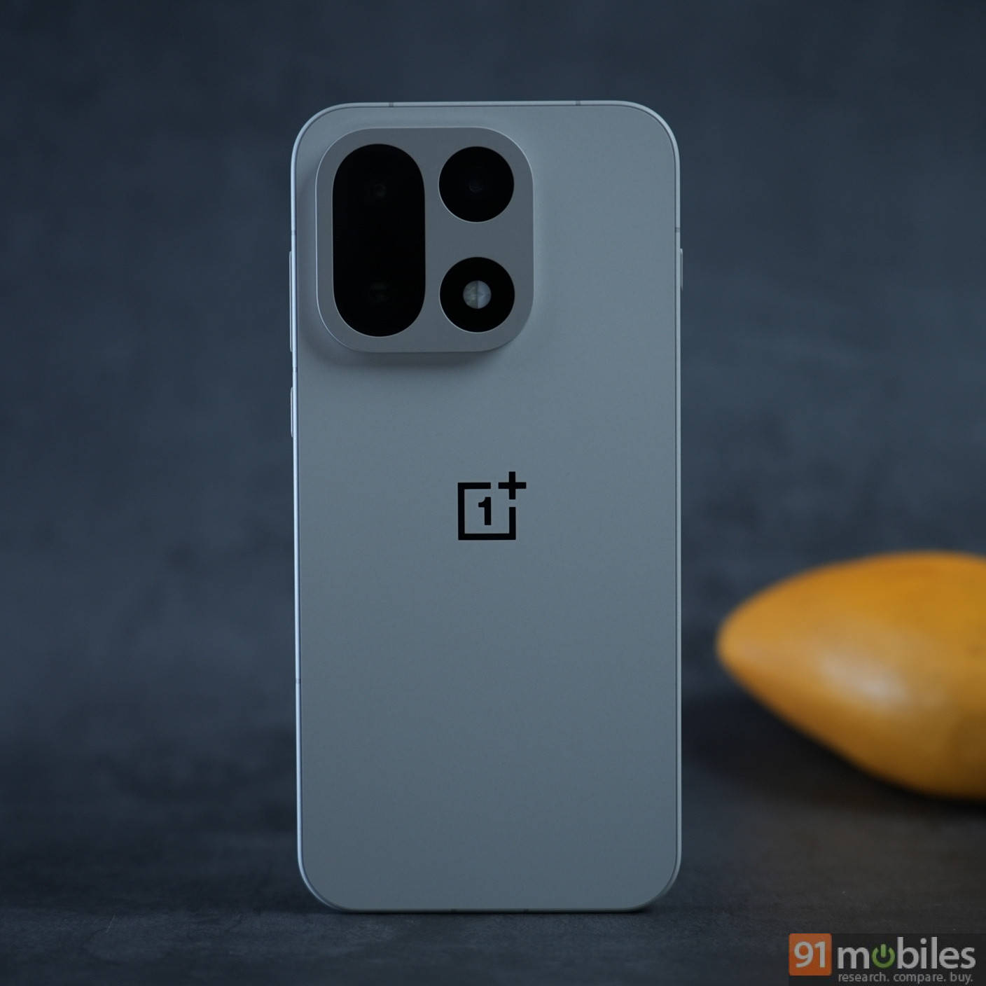 OnePlus 15 design