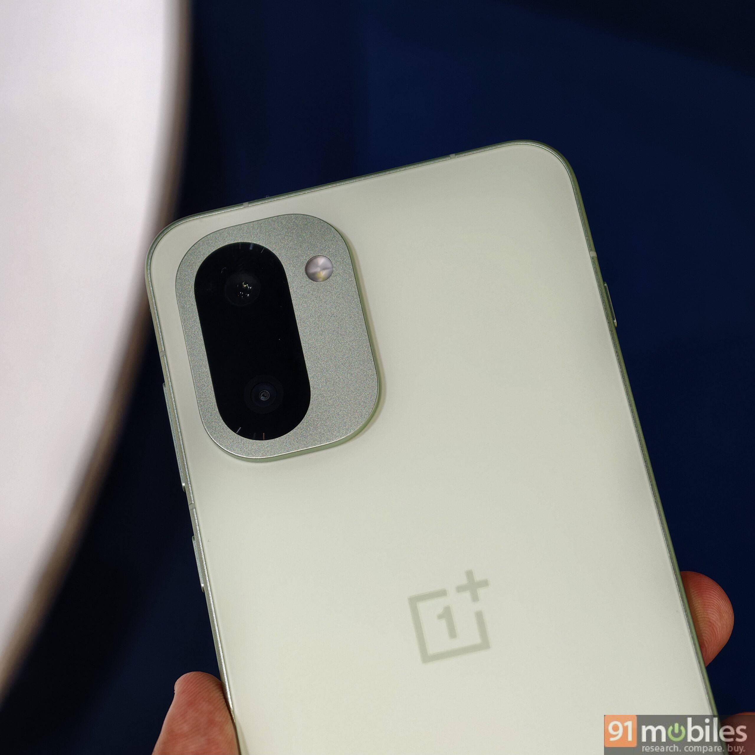 OnePlus 15R design