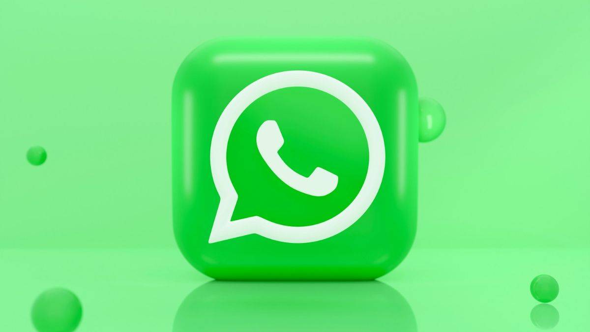 WhatsApp may soon show when someone is online with a green dot