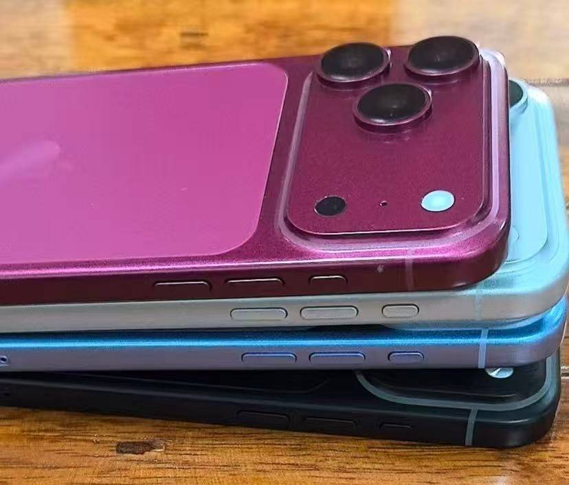 iPhone 18 Pro dummy units