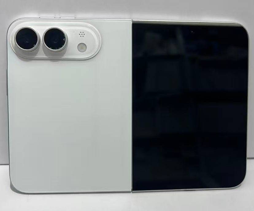 iPhone Ultra dummy unit