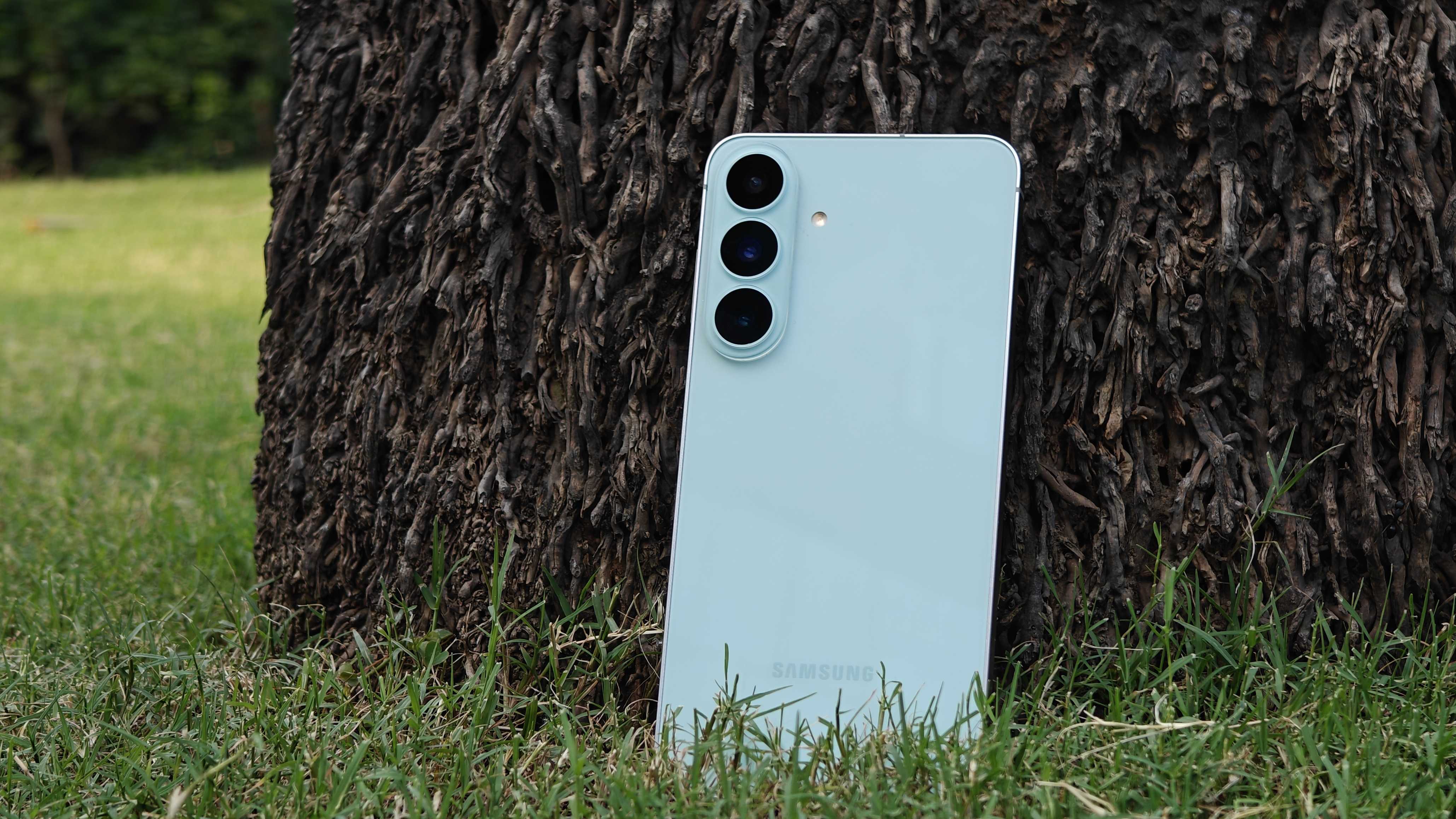 Samsung Galaxy S26 FE review: offering premium experience