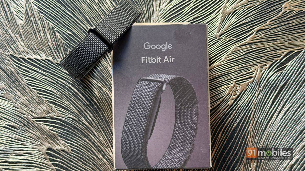 Google Fitbit Air review thumbs up for tracking, chef`s kiss for comfort