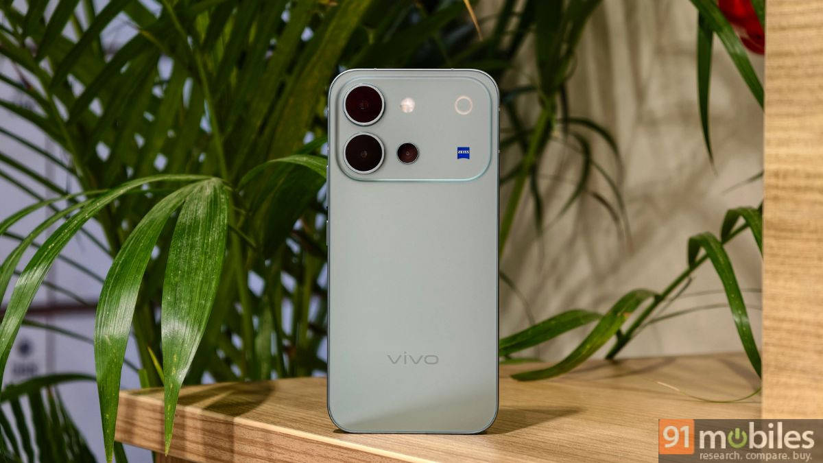 Vivo V80 review: prioritises design, cameras and battery life over performance